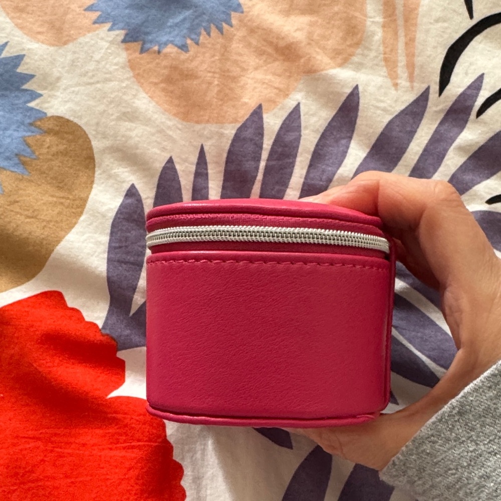 Louenhide Pink Jewelry Case - Picture 5 of 9